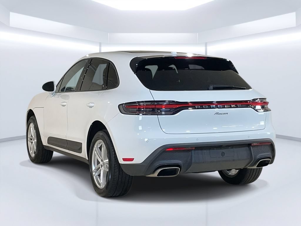 Certified 2024 Porsche Macan AWD/4WD image 3
