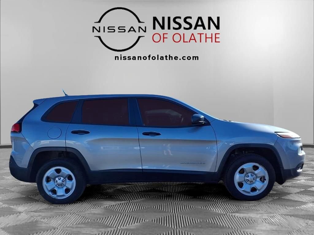Used 2016 Jeep Cherokee Sport image 27