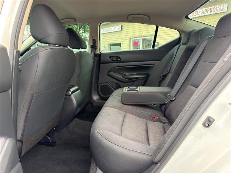 Used 2025 Nissan Altima 2.5 S FWD image 16