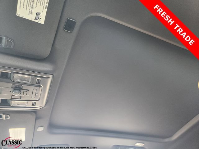Used 2024 GMC Yukon AT4 w/ Technology Package AWD/4WD image 24