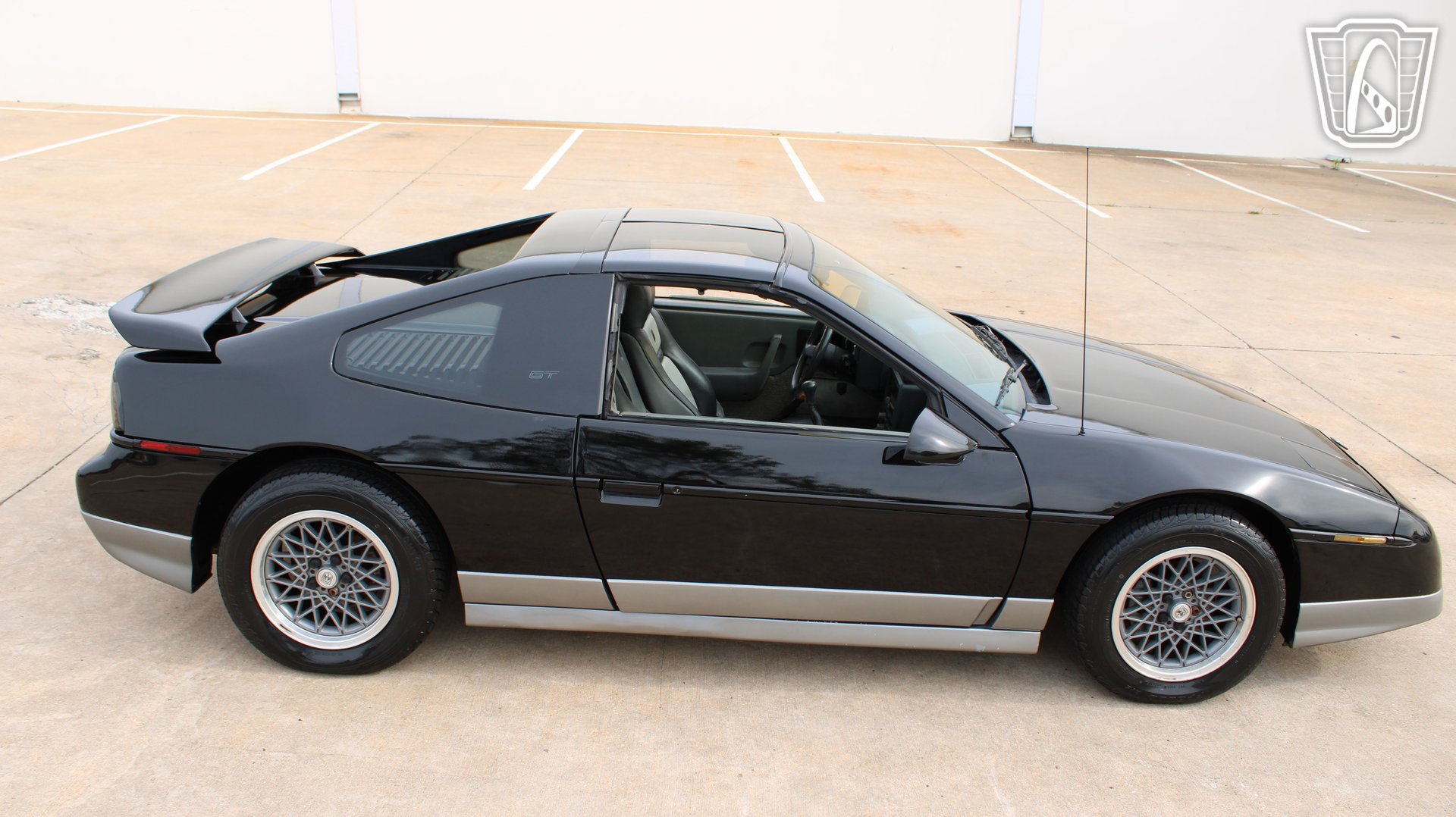 Used 1987 Pontiac Fiero GT RWD image 31