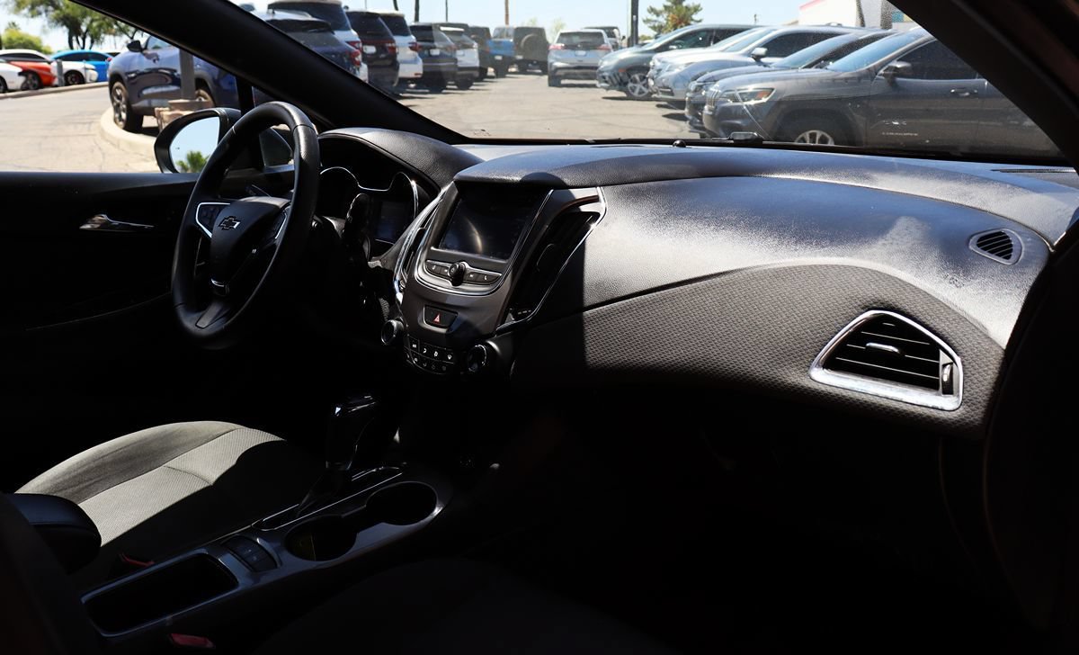 Used 2019 Chevrolet Cruze LT w/ Convenience Package FWD image 35