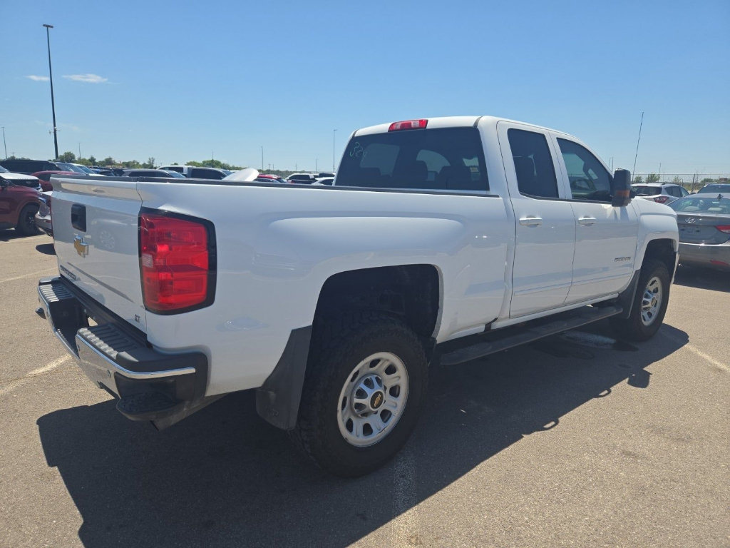 Used 2018 Chevrolet Silverado 2500 LT AWD/4WD image 3
