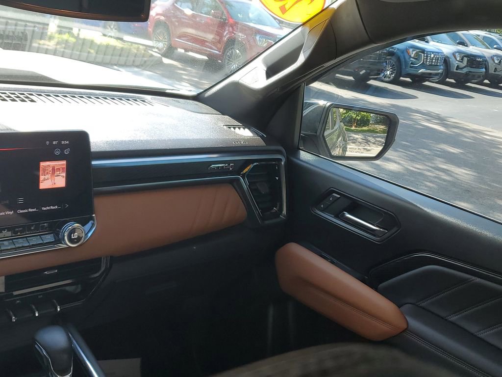 Certified 2025 GMC Canyon AT4 w/ Nightfall Edition AWD/4WD image 19