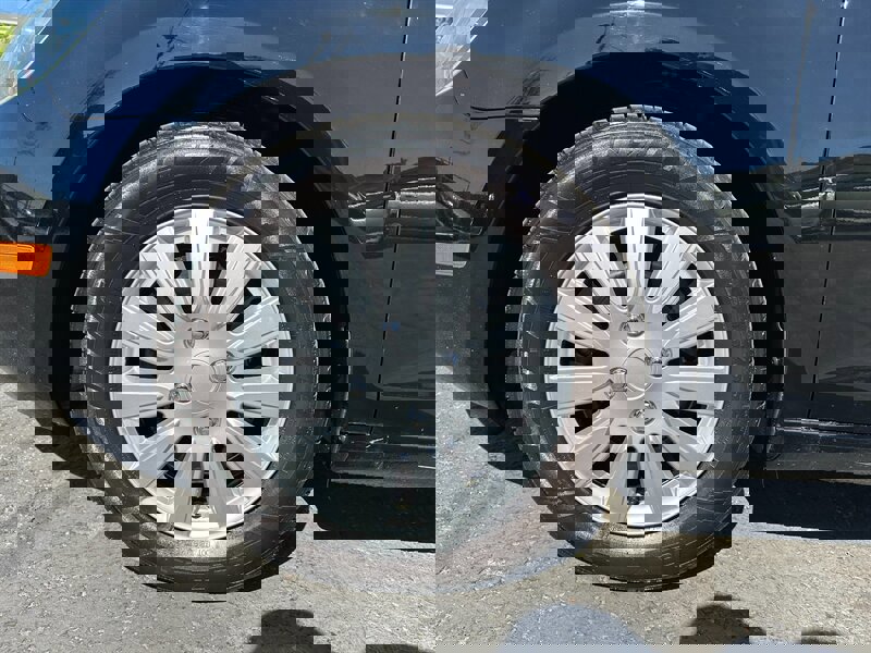 Used 2013 Volkswagen Golf 4-Door image 9