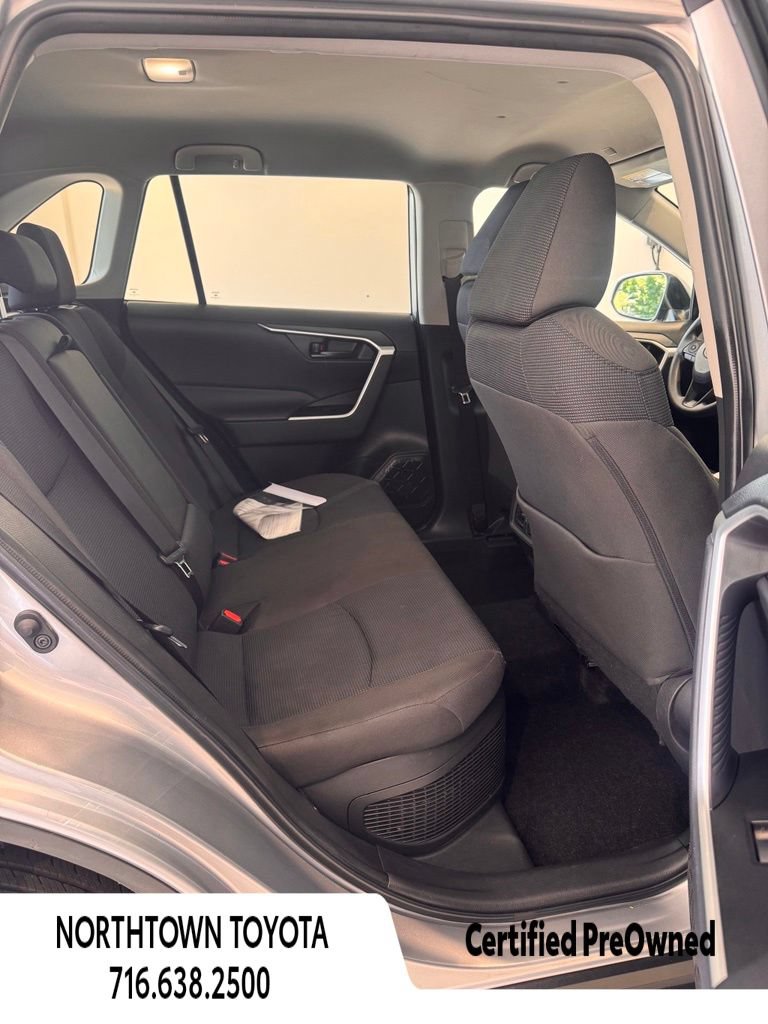 Used 2025 Toyota RAV4 LE AWD/4WD image 15