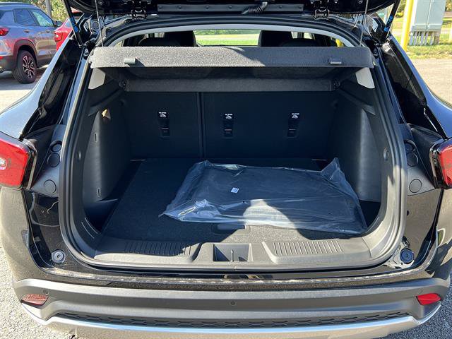 New 2026 Chevrolet Trax LT w/ Driver Confidence Package FWD image 5