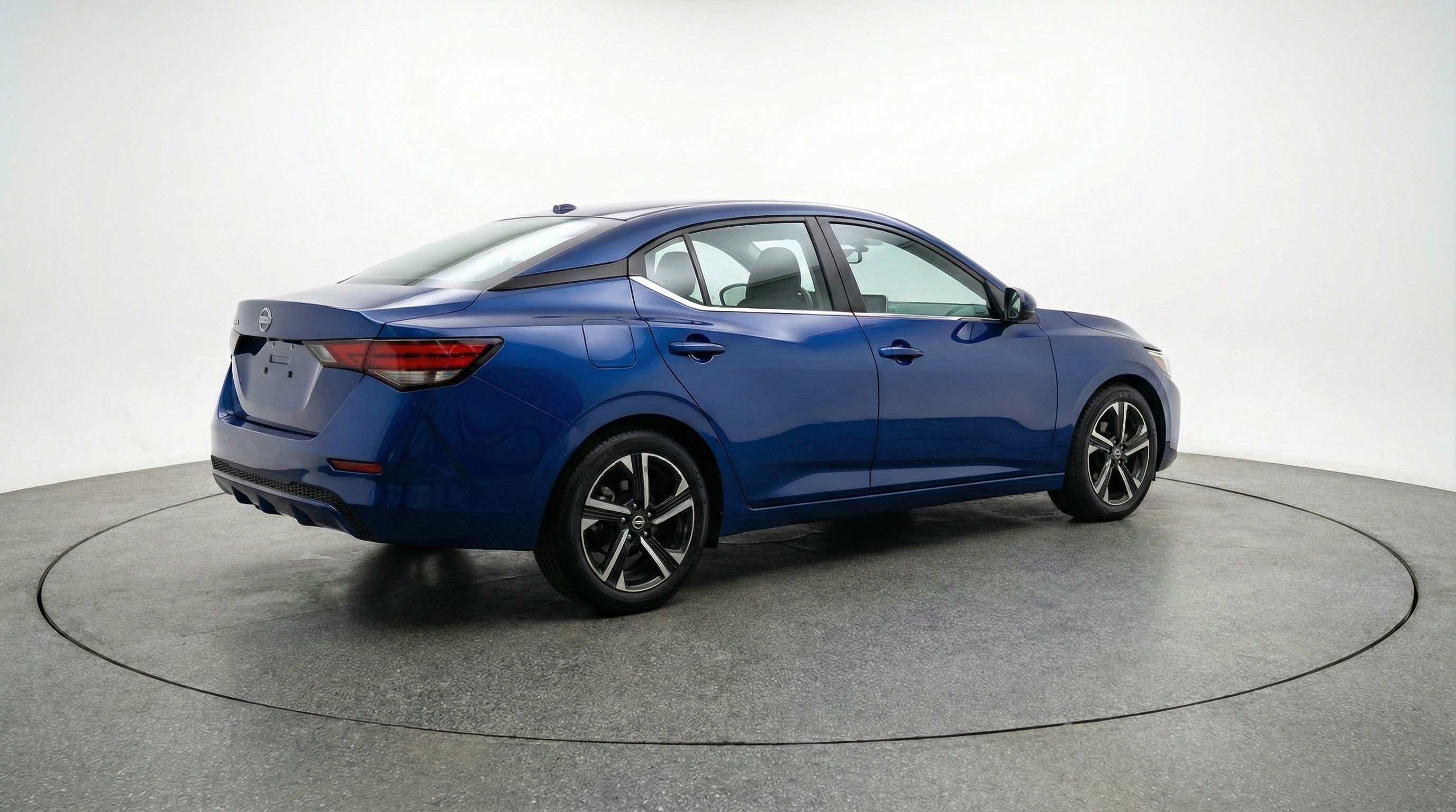 Used 2025 Nissan Sentra SV FWD image 9