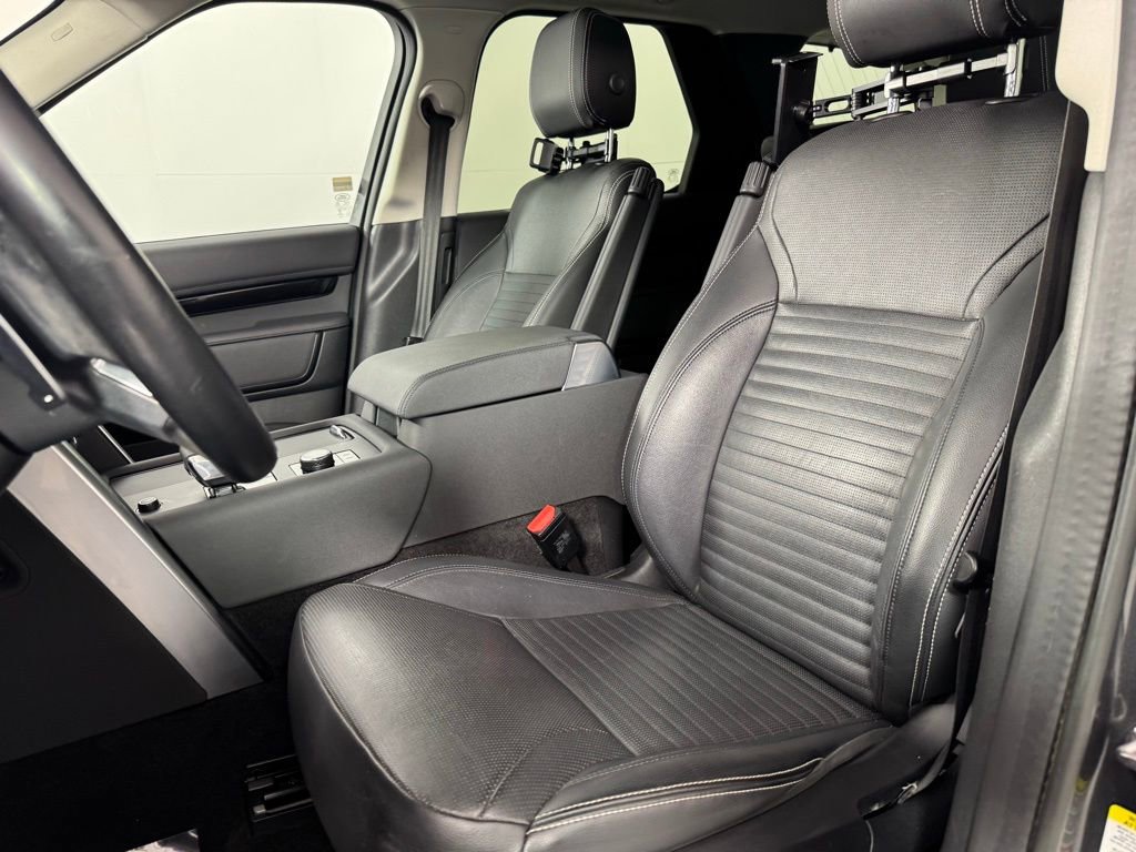 Used 2023 Land Rover Discovery S AWD/4WD image 13
