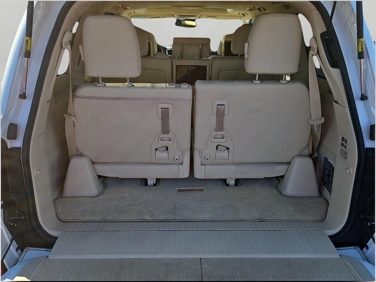 Used 2015 Lexus LX 570 4WD image 14