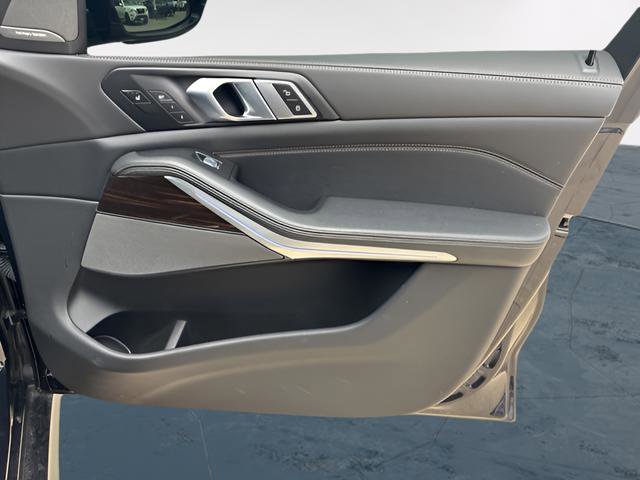 Used 2023 BMW X7 xDrive40i w/ Executive Package image 13