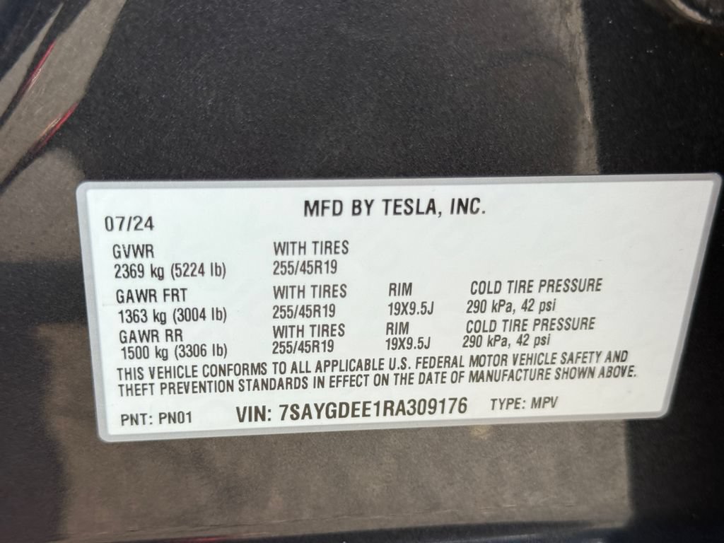 Used 2024 Tesla Model Y Long Range AWD/4WD image 25