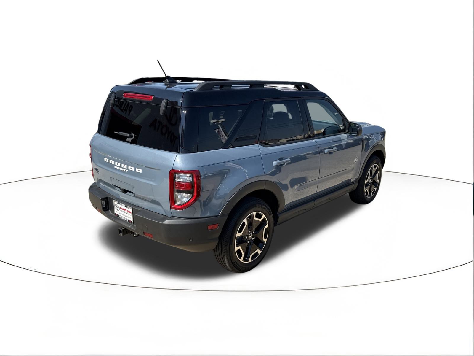 Used 2024 Ford Bronco Sport Outer Banks w/ Tech Package image 3