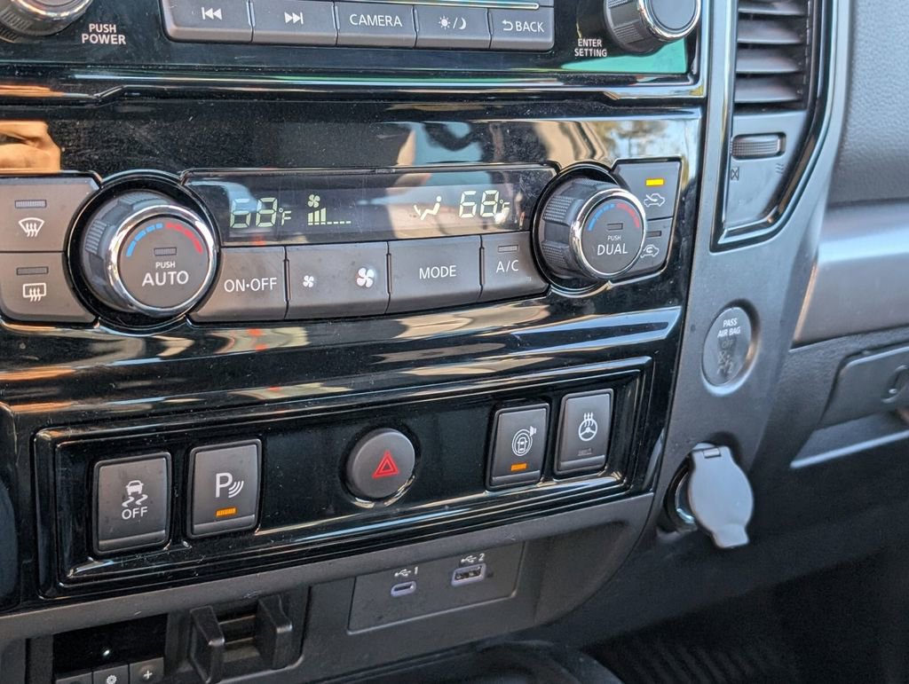 Used 2024 Nissan Titan PRO-4X w/ Pro-4x Convenience Package image 22
