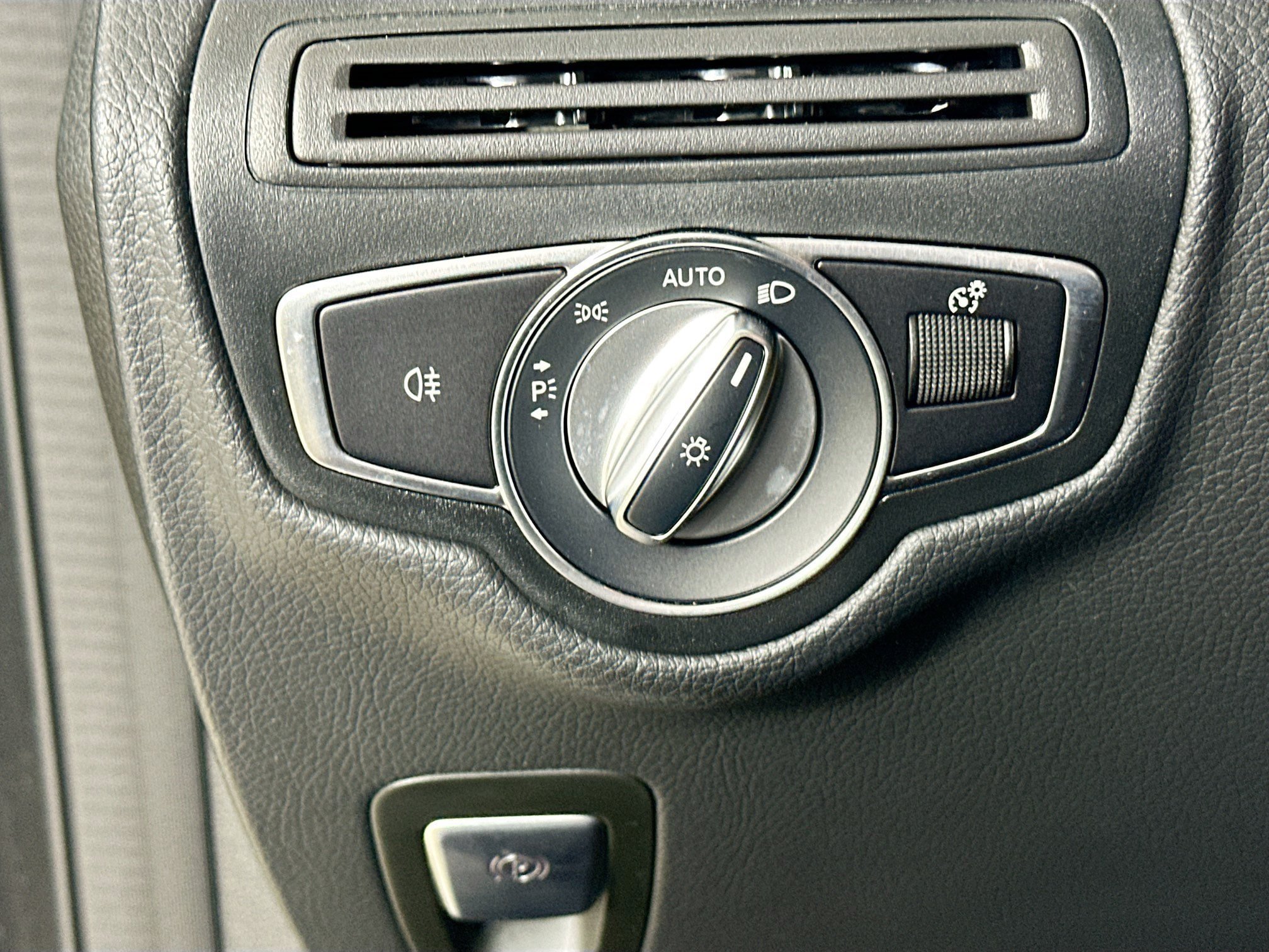 Certified 2021 Mercedes-Benz GLC 43 AMG 4MATIC image 10