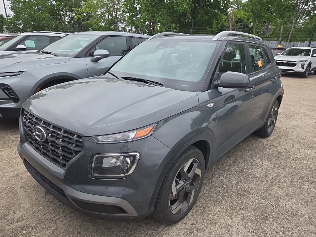 Used 2025 Hyundai Venue SEL