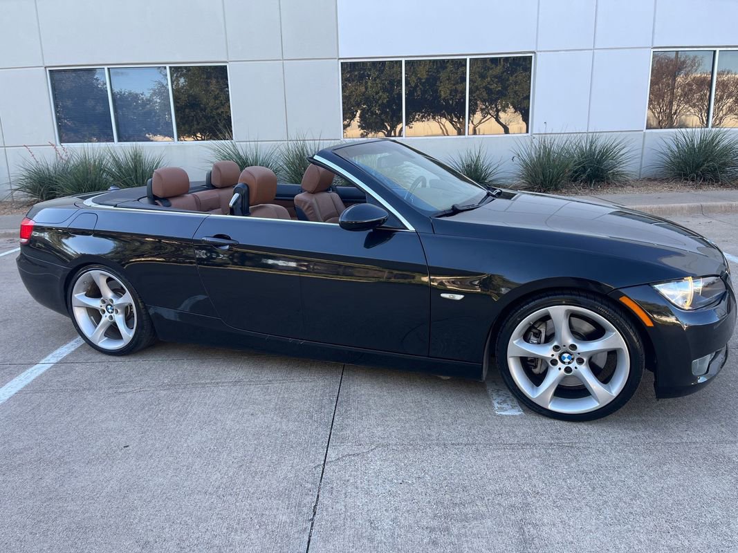 Used 2008 BMW 335i Convertible image 11