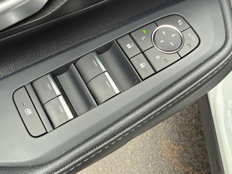 Used 2024 Toyota Grand Highlander AWD image 16