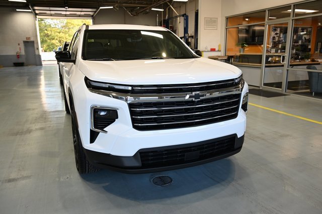 New 2026 Chevrolet Traverse LT w/ Driver Confidence Package image 3