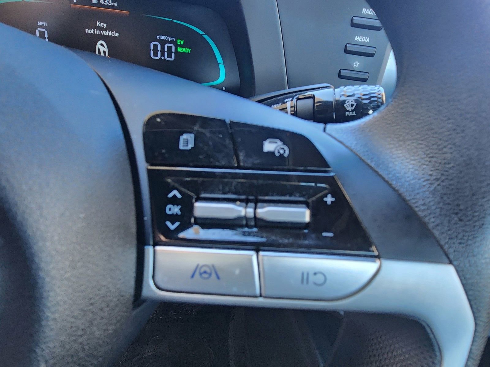 Certified 2025 Hyundai Elantra Blue image 13