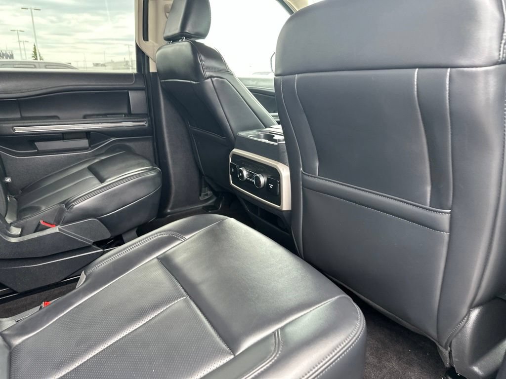 Used 2023 Ford Expedition XLT AWD/4WD image 41