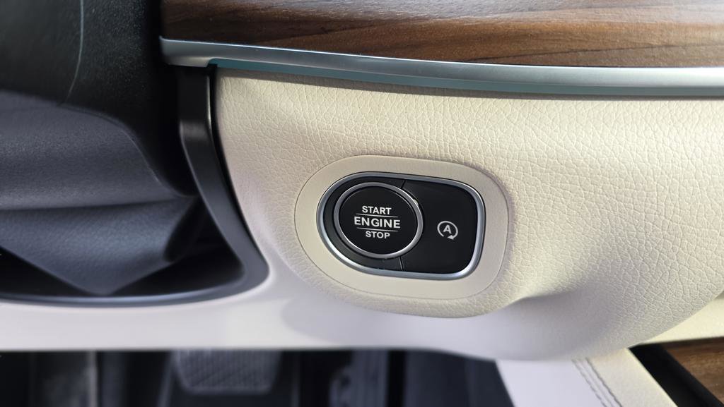 Used 2024 Mercedes-Benz GLS 450 4MATIC image 29