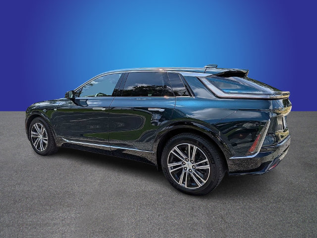 Certified 2024 Cadillac Lyriq Luxury AWD/4WD image 3