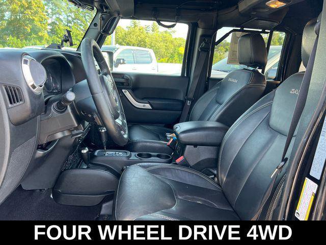 Used 2017 Jeep Wrangler Unlimited Sahara w/ Connectivity Group image 10