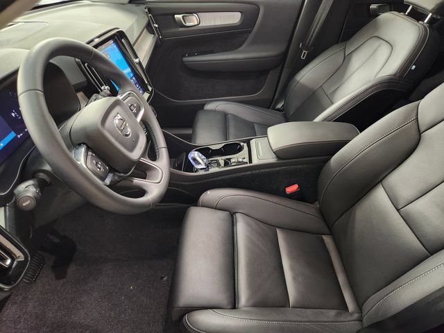 Certified 2026 Volvo XC40 B5 Plus AWD/4WD image 14