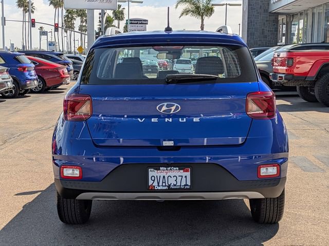 Used 2025 Hyundai Venue Limited image 3