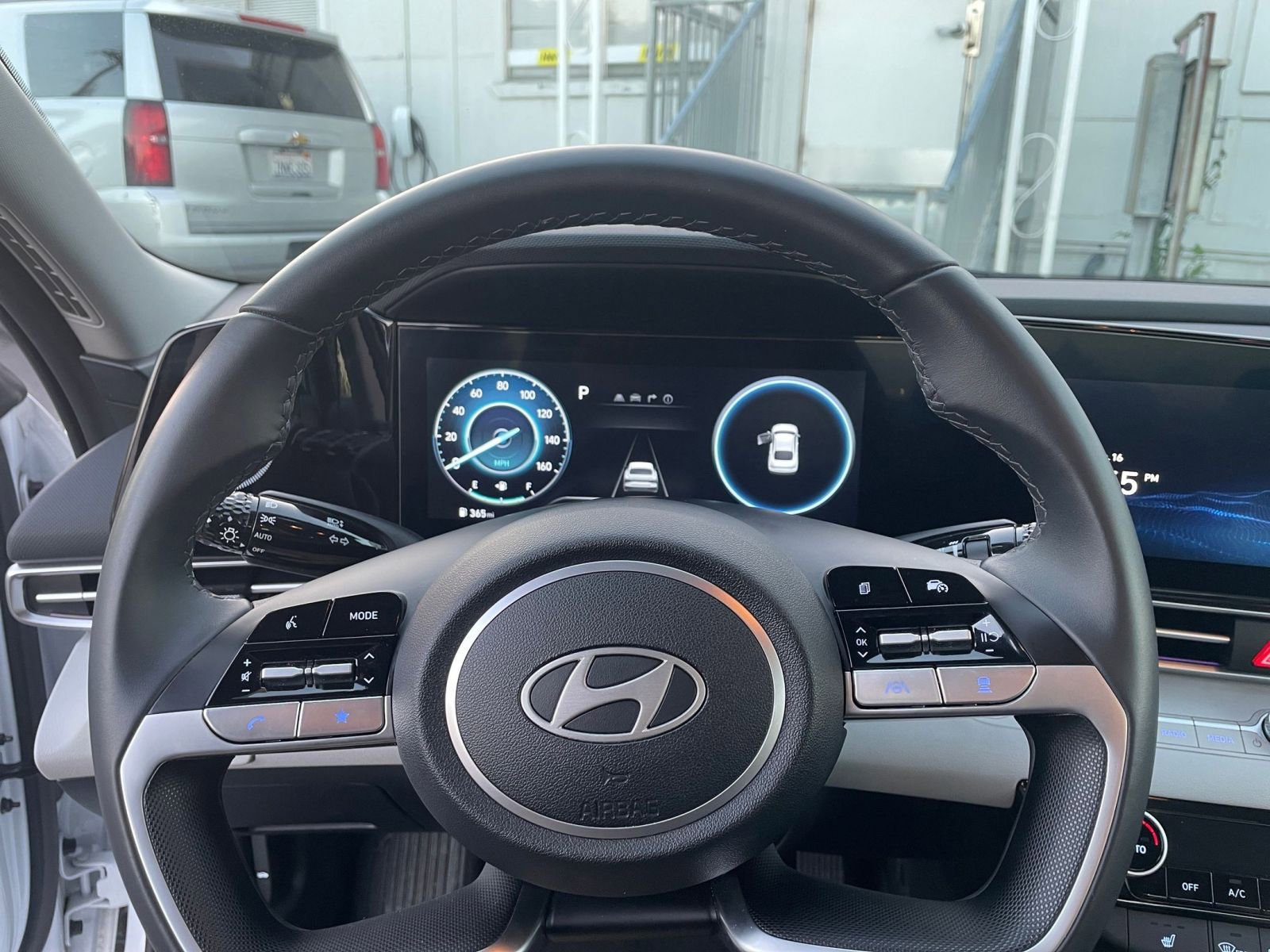 Used 2025 Hyundai Elantra Limited image 30