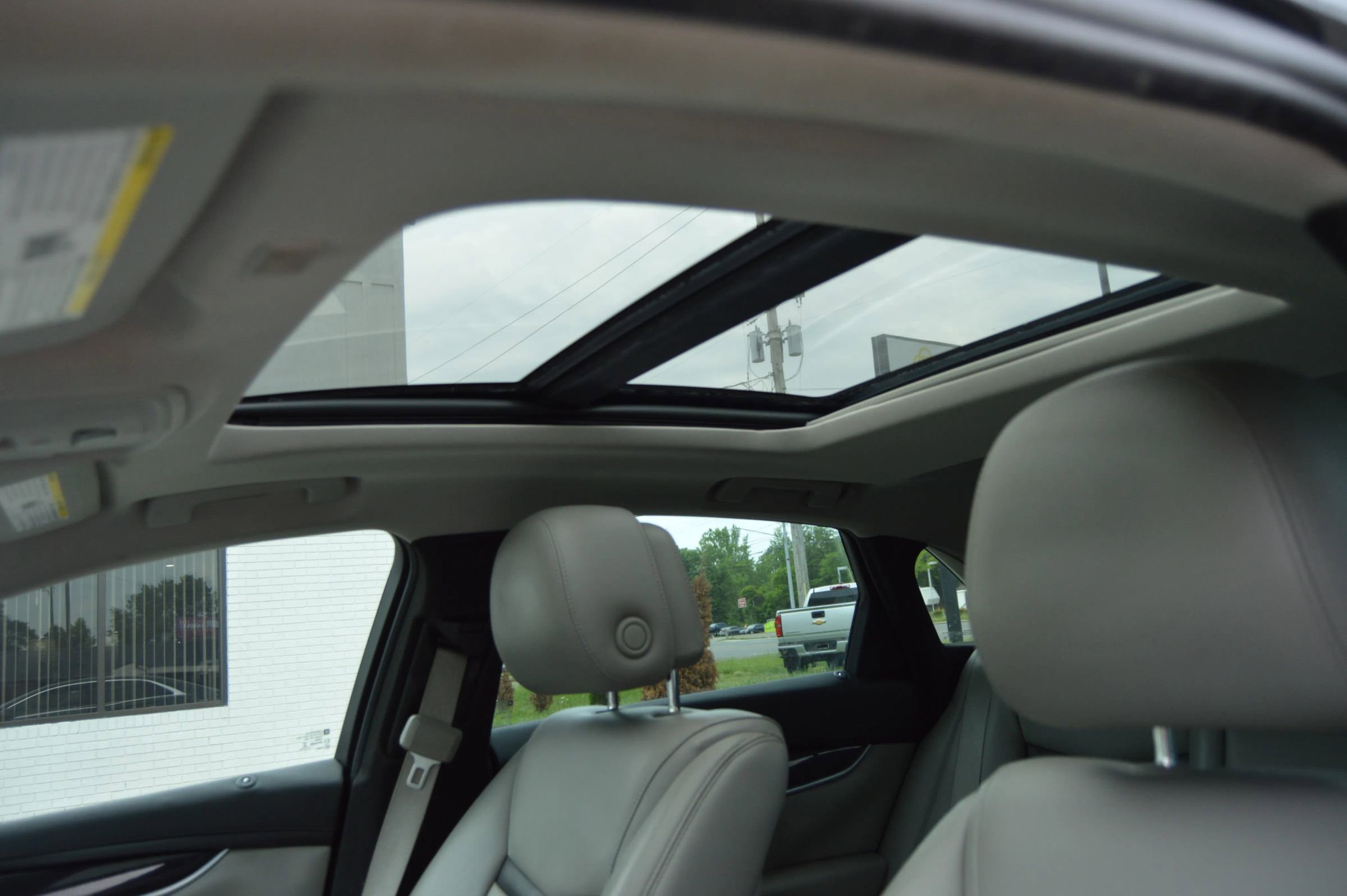 Used 2013 Cadillac XTS Luxury w/ Driver Awareness Package FWD image 11