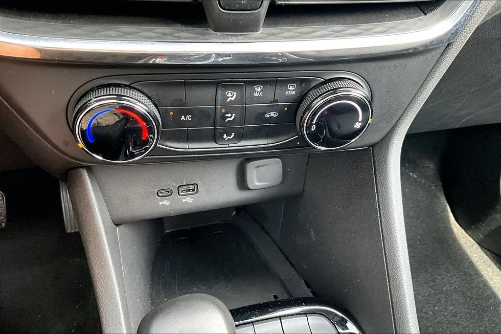 Used 2025 Buick Encore GX Preferred FWD image 15