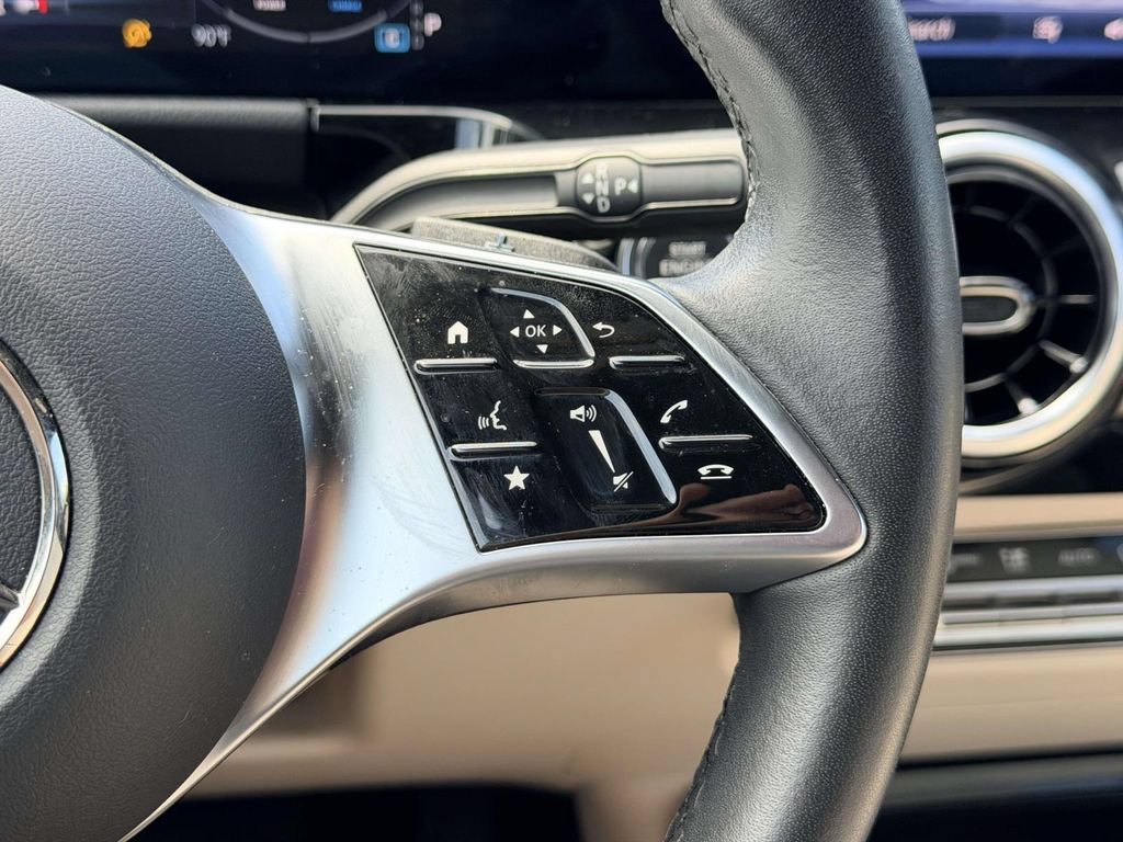 Used 2025 Mercedes-Benz GLA 250 4MATIC image 22