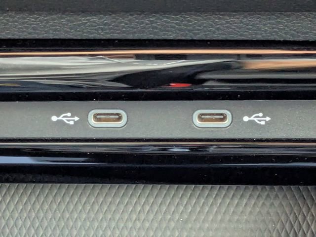 Used 2023 Volkswagen Golf 20th Anniversary Edition image 27