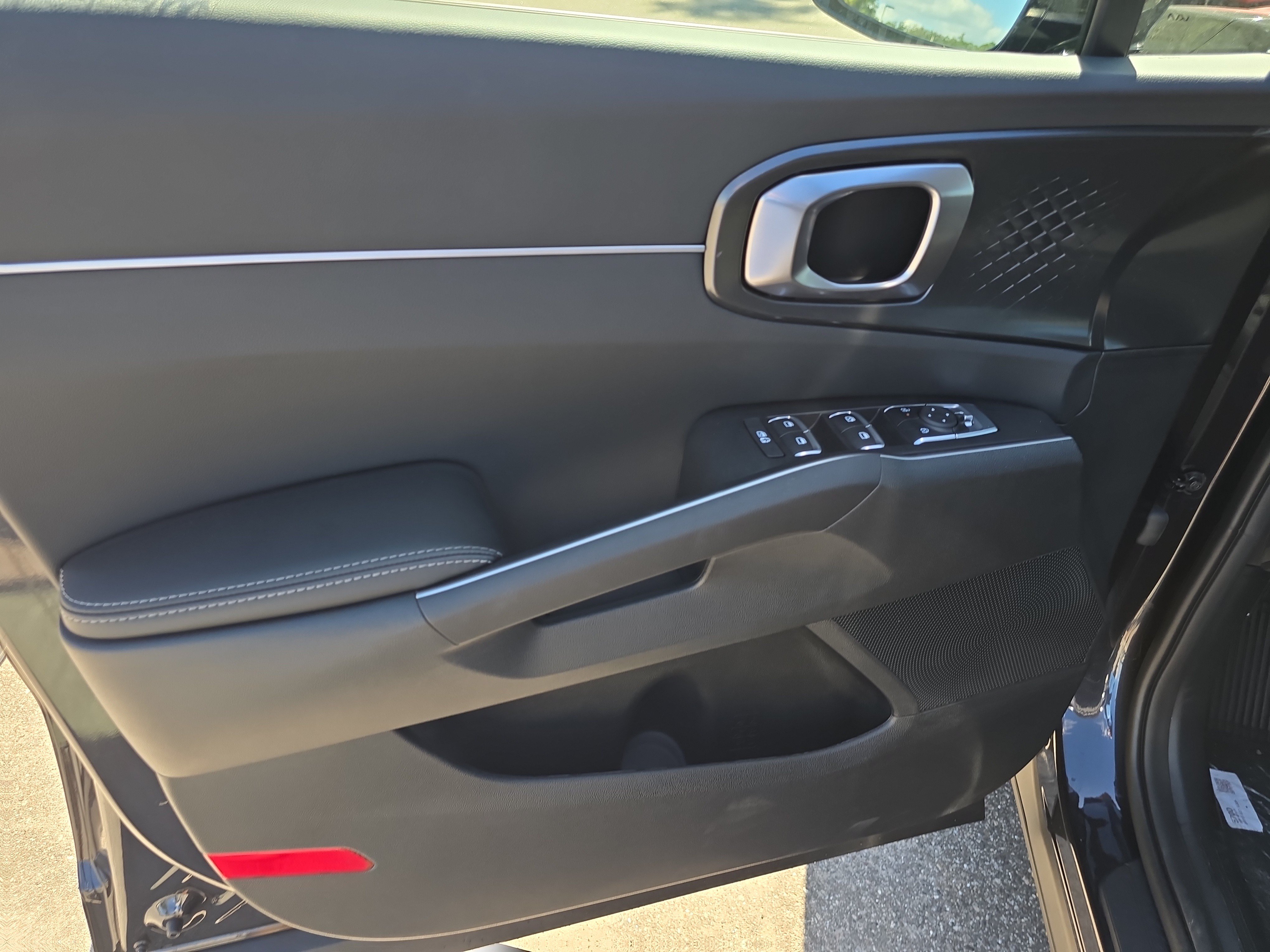 New 2026 Kia Sorento LX FWD image 17