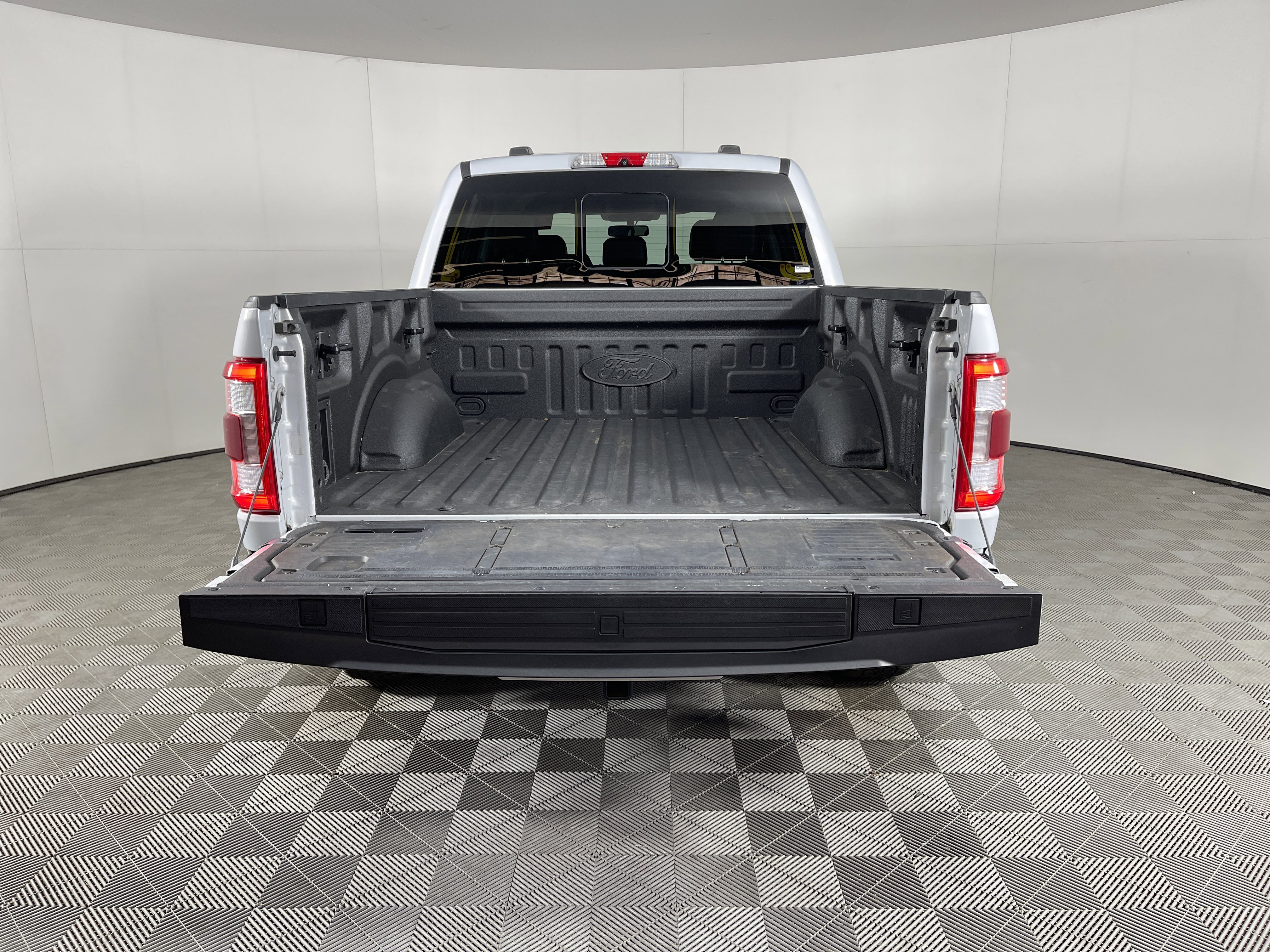 Used 2022 Ford F150 Lariat w/ Bed Utility Package image 8