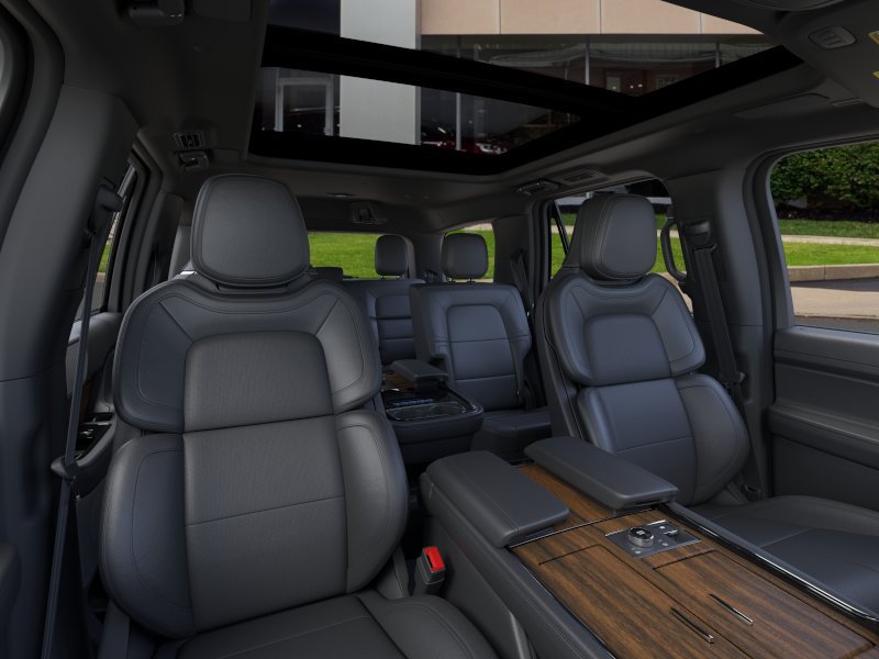 New 2024 Lincoln Navigator Reserve AWD/4WD image 10