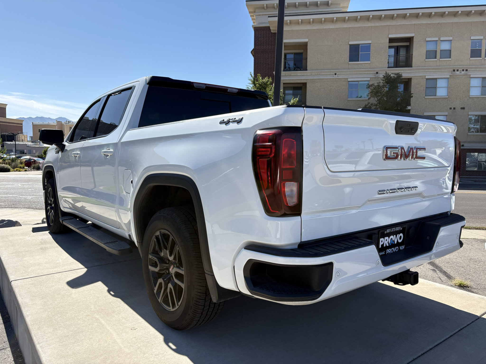 Used 2024 GMC Sierra 1500 Elevation w/ Elevation Premium Package AWD/4WD image 11