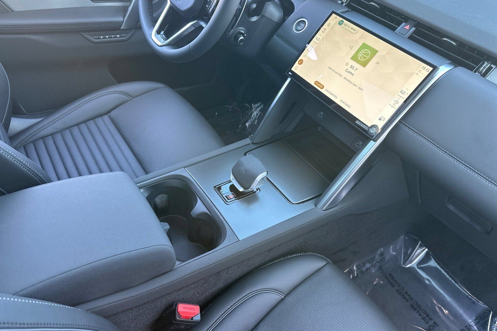 New 2025 Land Rover Discovery Sport Dynamic SE AWD/4WD image 15