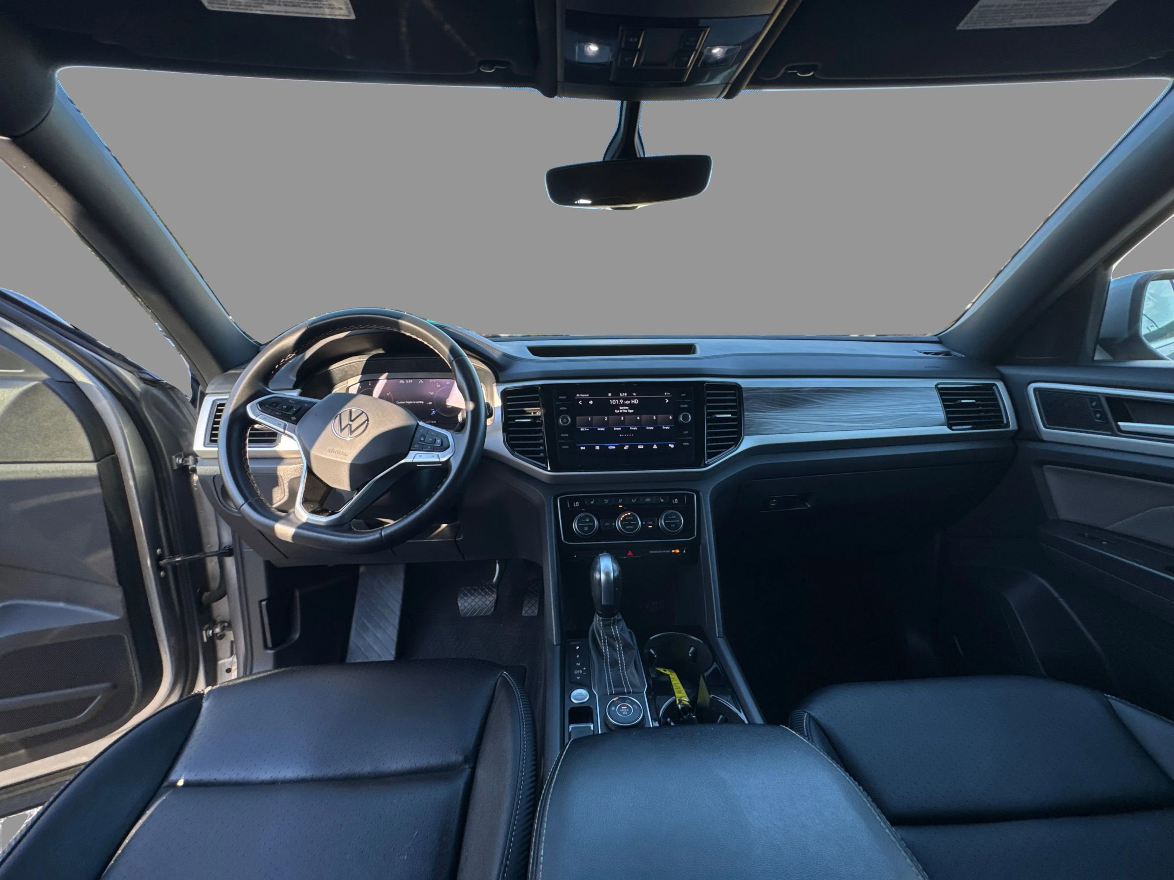 Used 2023 Volkswagen Atlas Cross Sport SE w/ Black Wheel Package image 23