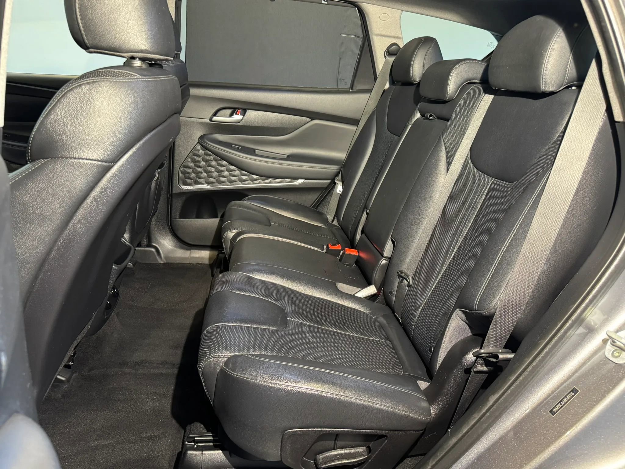 Used 2019 Hyundai Santa Fe Limited AWD/4WD image 28