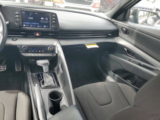 Certified 2025 Hyundai Elantra Sport FWD image 16