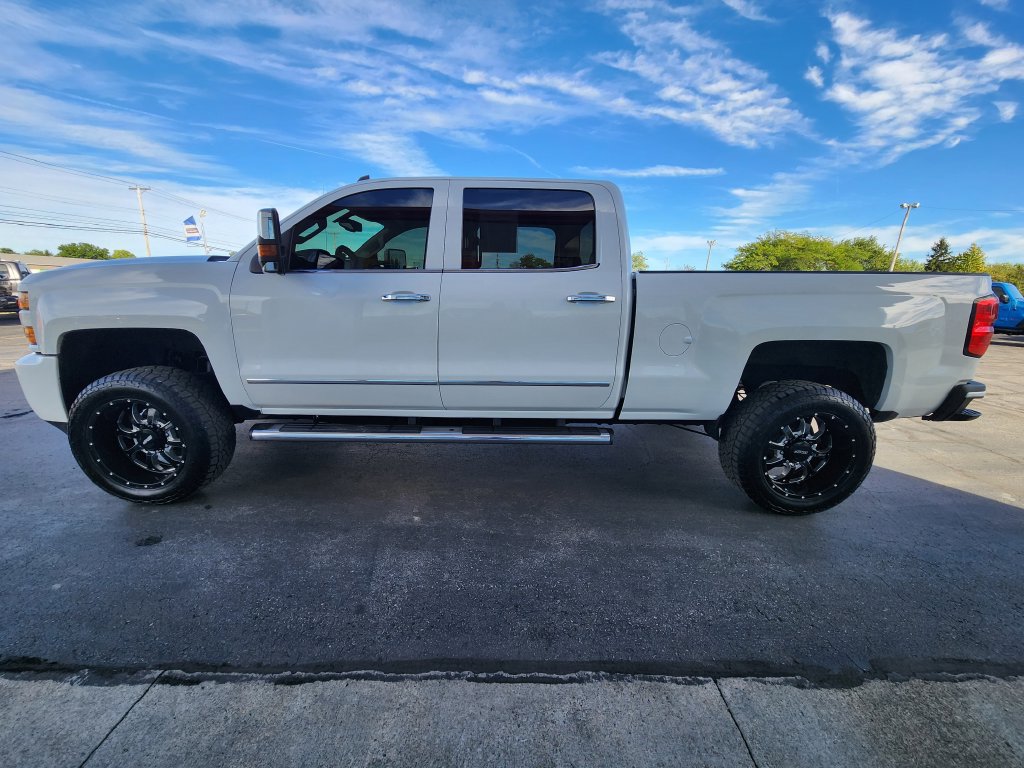 Used 2019 Chevrolet Silverado 2500 LTZ w/ Custom Sport Edition AWD/4WD image 8
