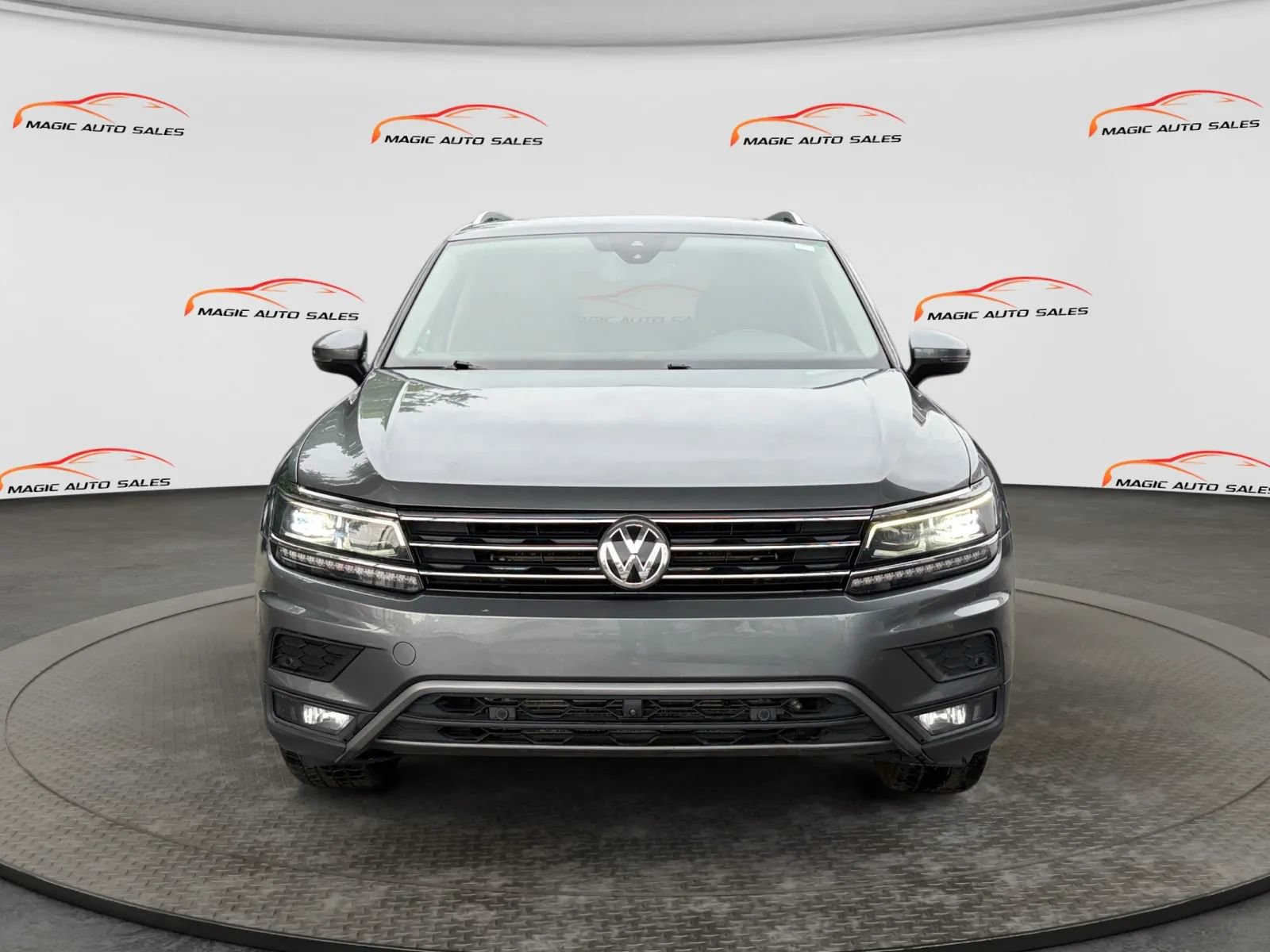 Used 2019 Volkswagen Tiguan SEL Premium w/ 3rd Row Seat Package AWD/4WD image 3