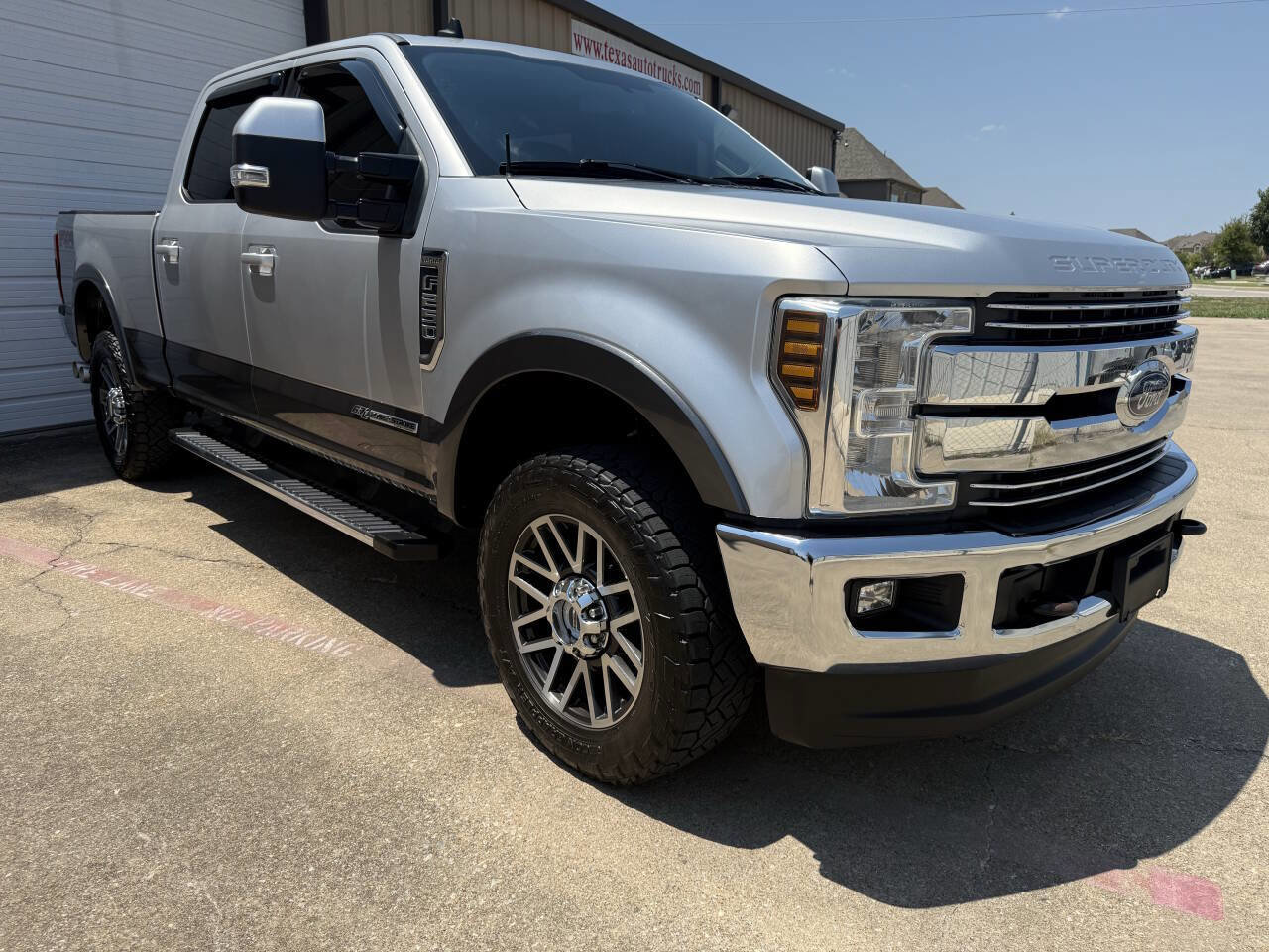 Used 2019 Ford F250 Lariat w/ Lariat Value Package image 3