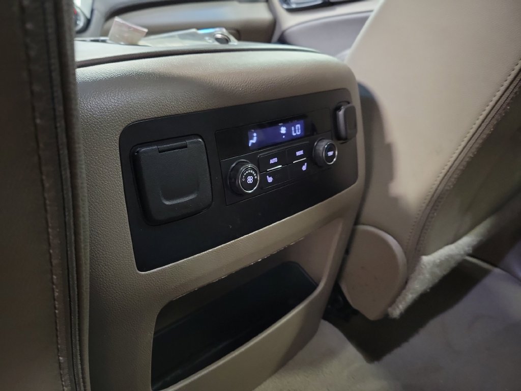 Used 2020 Chevrolet Tahoe LT w/ Luxury Package RWD image 34