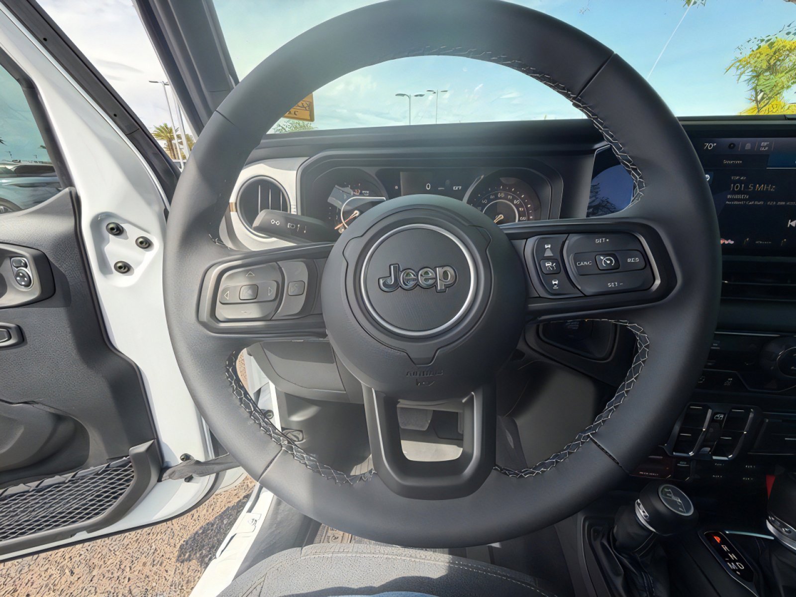 Used 2025 Jeep Gladiator Willys image 18