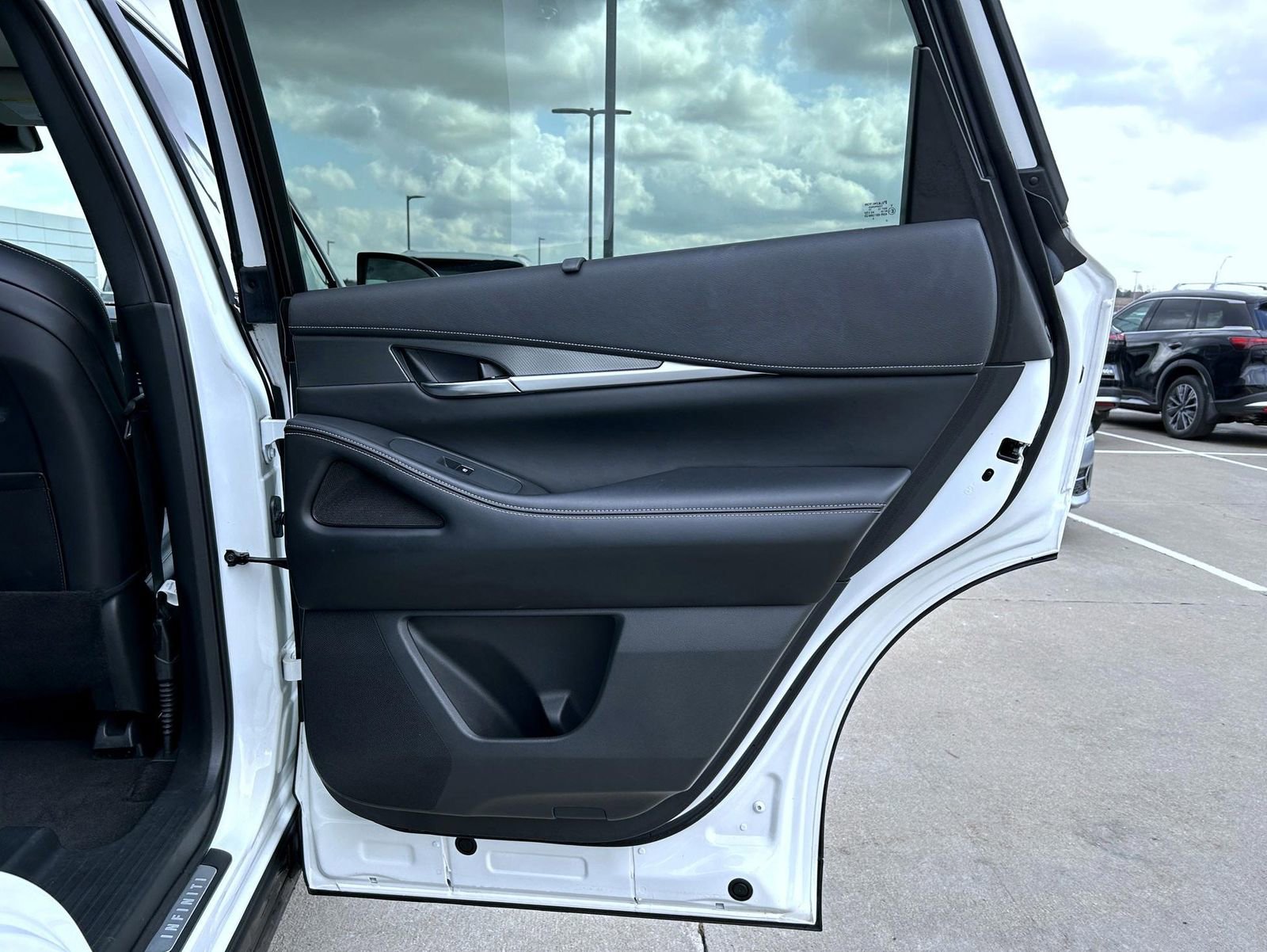 Used 2023 INFINITI QX60 Luxe w/ Cargo Package image 17