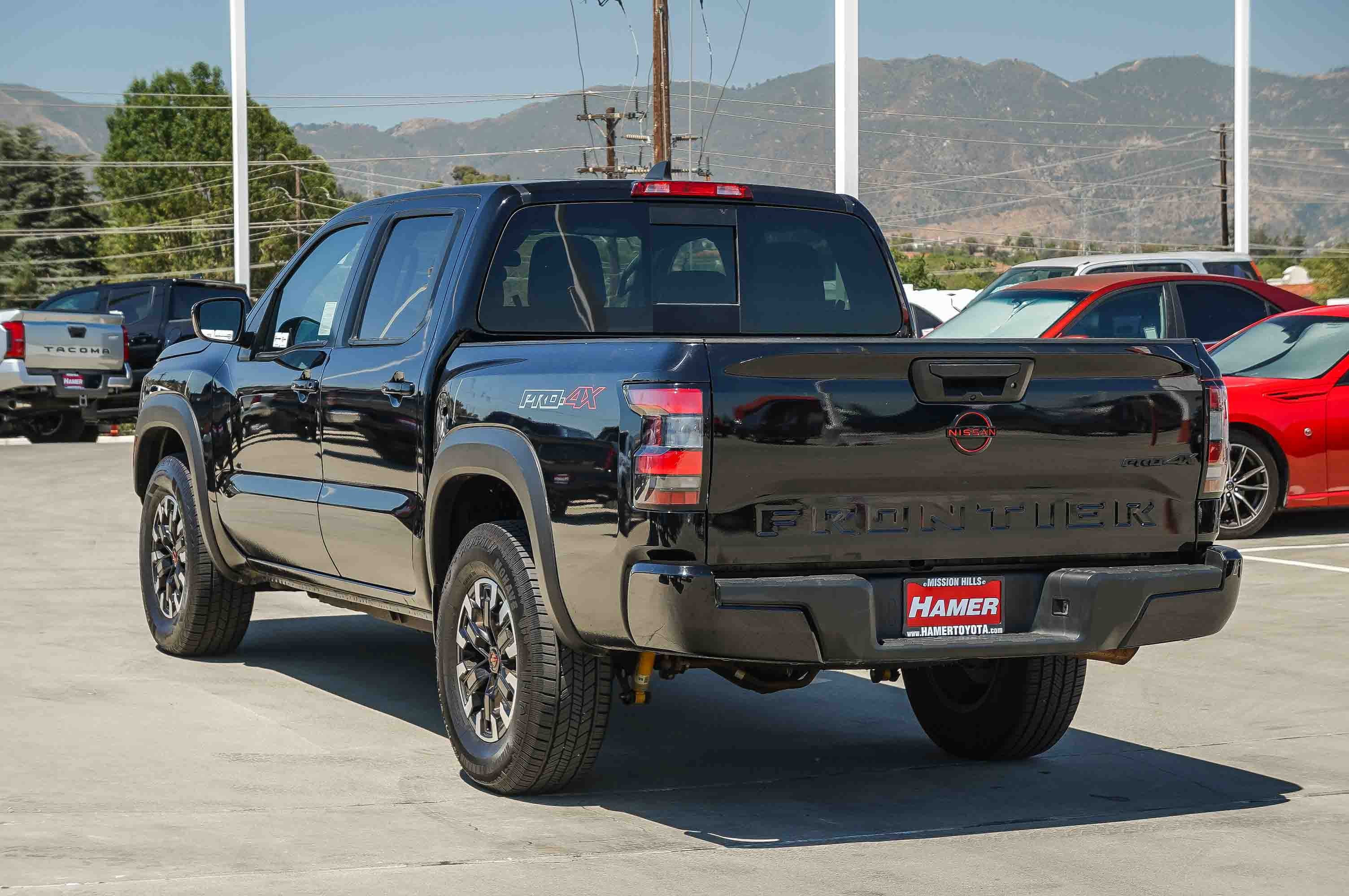 Used 2024 Nissan Frontier PRO-4X AWD/4WD image 5